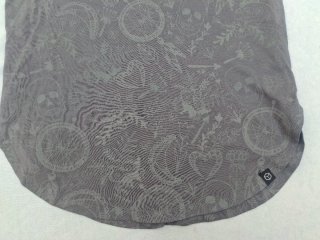 Camiseta T M. Medidas en descripción