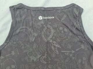Camiseta T M. Medidas en descripción