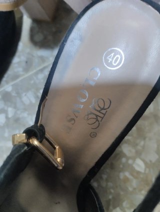 Tacones beige y negros talla 40