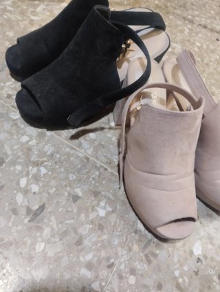 Tacones beige y negros talla 40