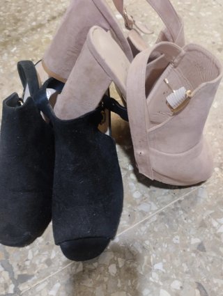 Tacones beige y negros talla 40