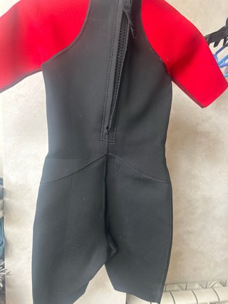 Traje neopreno niño T8 Tribord negro/rojo