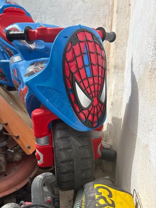 Moto spiderman XL Injusa