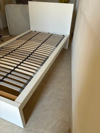 Cama individual con somier