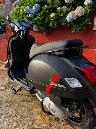 Vespa GTS SuperSport 125 Negra