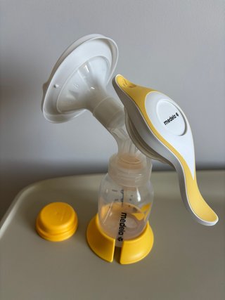 Sacaleches manual Medela SIN USAR. Nuevo.