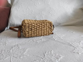 Bolso de rafia con detalles en piel