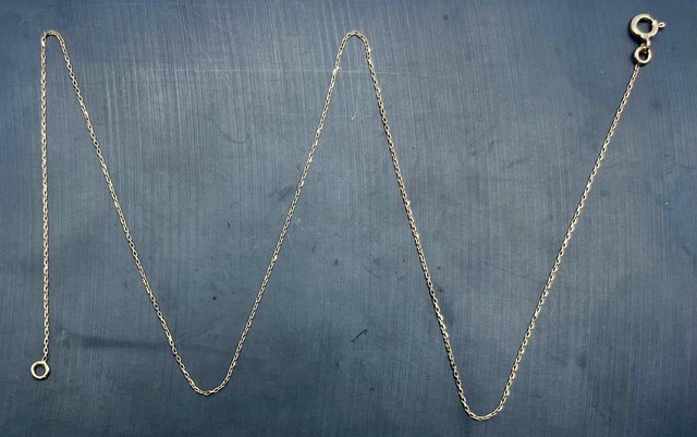 CADENA FORZADA FINA ORO 18K. Peso: 1.06g