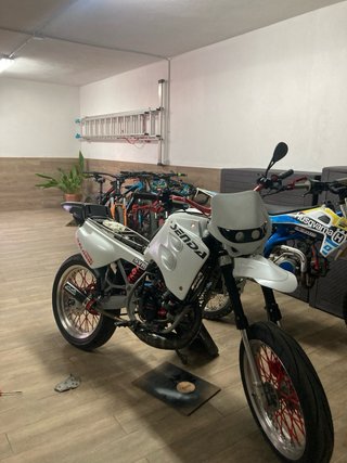 Derbi Senda Supermotard Blanca y Real
