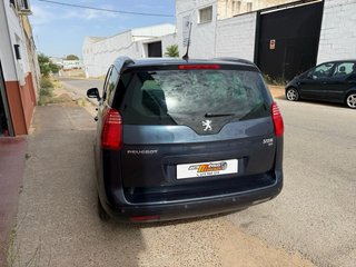 Peugeot 5008 2011