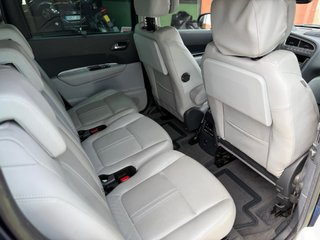 Peugeot 5008 2011