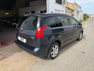 Peugeot 5008 2011
