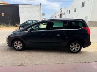 Peugeot 5008 2011
