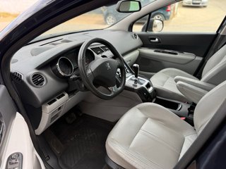 Peugeot 5008 2011