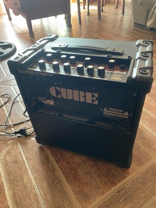 Amplificador Roland Cube 40XL