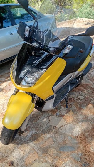 Yamaha Xmax 250 Scooter