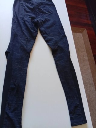 Pantalón deportivo Quechua negro. De decathlon.