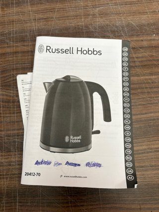 Hervidor Russell Hobbs Colours+ Red 1.7L 2400W