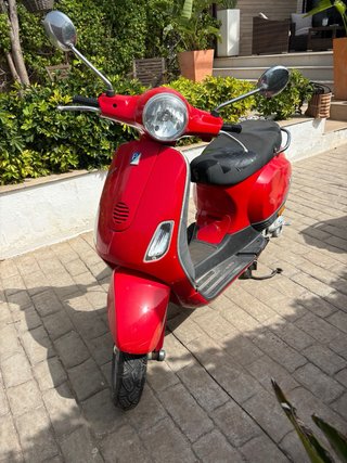 Vespa LX Roja 49cc con ITV