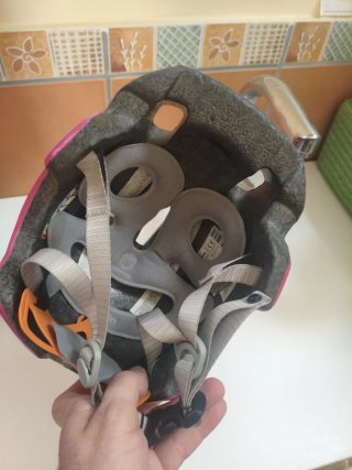 Casco rosa niña bici