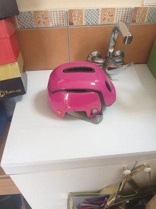 Casco rosa niña bici