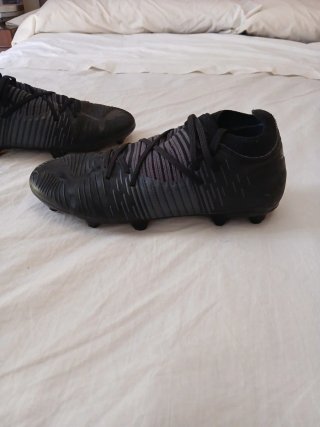 Zapatillas Fútbol Puma Future Negras/Grises