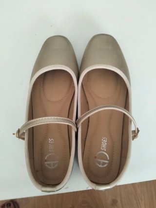 Princesitas doradas talla 37,prácticamente nuevas