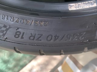 4  Neumáticos Michelin 235/40ZR18