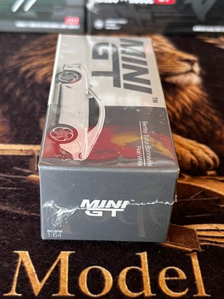 Bentley Batur Bonneville Pearl White 969 - 1/64