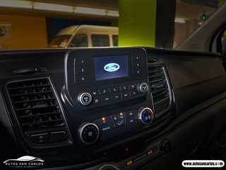 FORD CUSTOM 9 PLAZAS CON 2 AÑOS DE GARANTIA