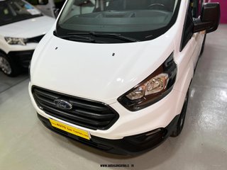 FORD CUSTOM 9 PLAZAS CON 2 AÑOS DE GARANTIA
