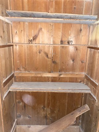 Armario de castaño antiguo