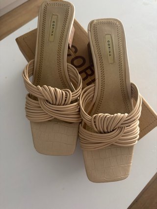 Sandalias Corina Beige