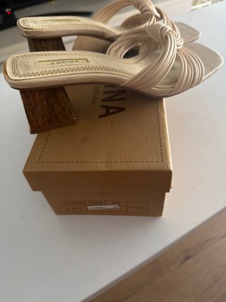 Sandalias Corina Beige