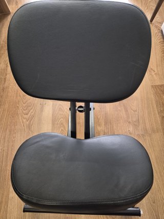 Silla ergonómica rodillas con ruedas