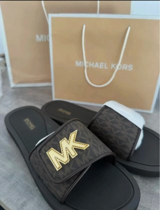 Chanclas Michael Kors Marrón y Dorado