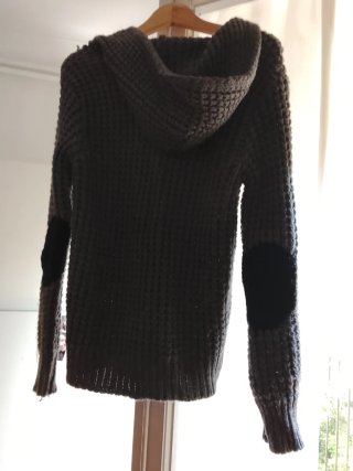 Chaqueta de lana con capucha
