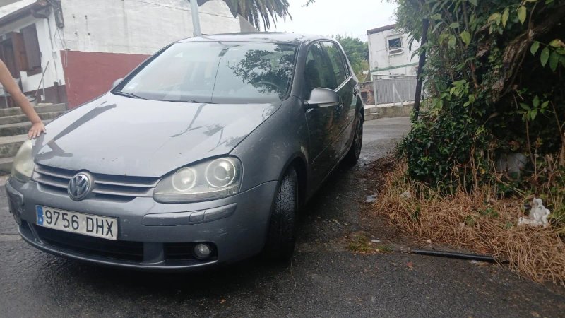Volkswagen Golf 2005 - foto 1
