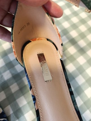 Sandalias tacón.