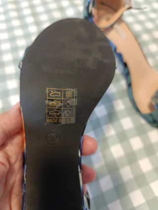 Sandalias tacón.