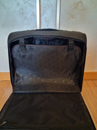 Trolley de cabina negro Negociable