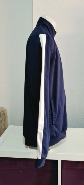 Chaqueta deportiva azul y blanca Talla M