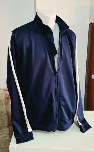 Chaqueta deportiva azul y blanca Talla M