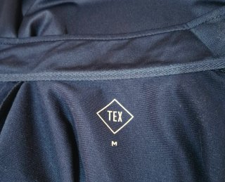 Chaqueta deportiva azul y blanca Talla M