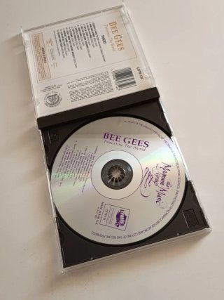 CD Bee Gees Tomorrow The World