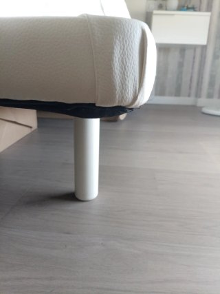 Cabecero, mesillas y somier blanco