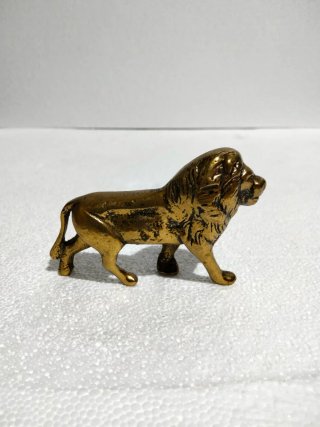 Figura león decorativa