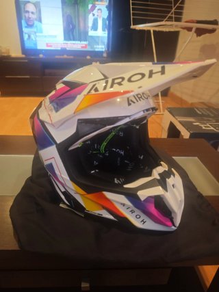 Casco Moto AIROH TWIST 3 RAINBOW GLOSS Talla S