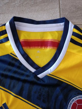 Camiseta Oficial de Colombia Adidas Talla M.