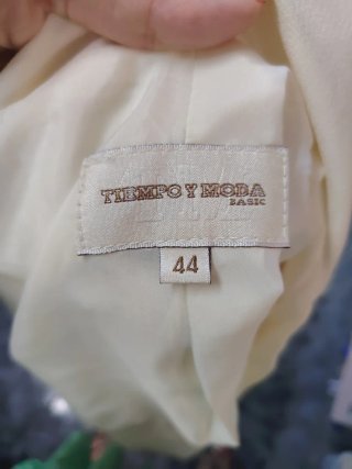 Traje chaqueta y falda beige/blanco Talla 44